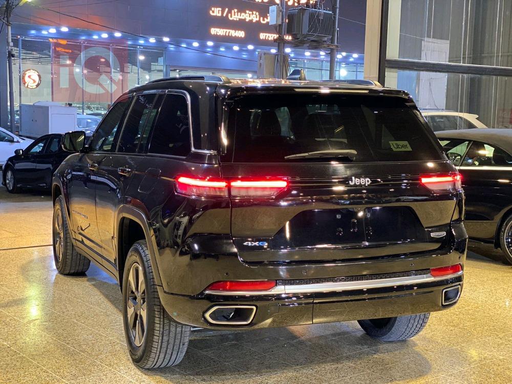 جیپ گراند شیرۆکی